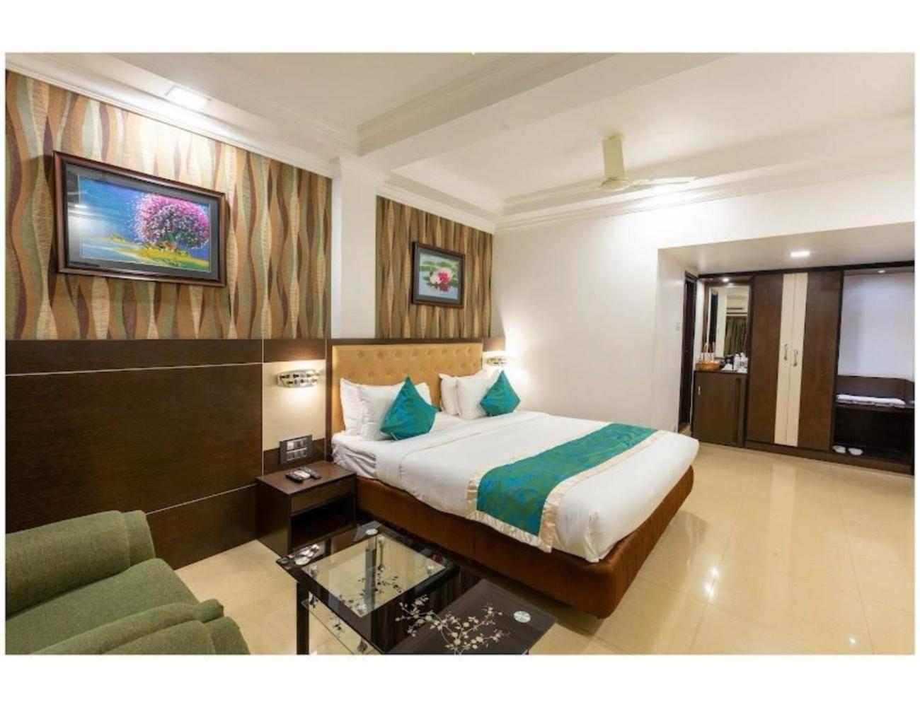 The Grand Krishna Luxury Hotel, Chikmagalūr Exterior foto