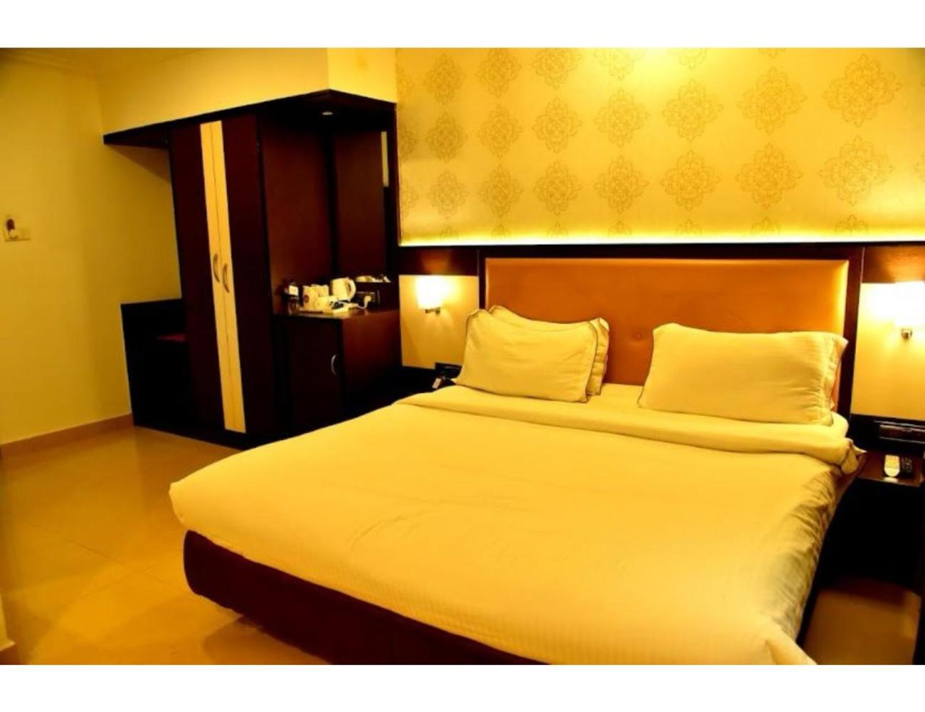 The Grand Krishna Luxury Hotel, Chikmagalūr Exterior foto